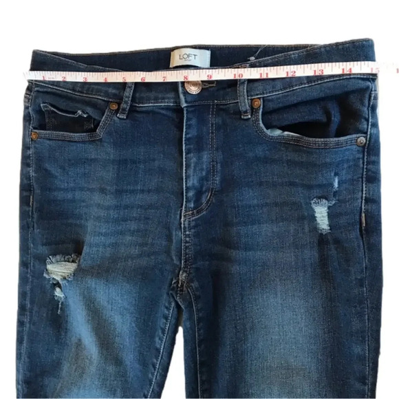 Loft Modern Skinny Mid Rise Dark Wash Distressed Jeans women’s size 6 - Picture 8 of 11